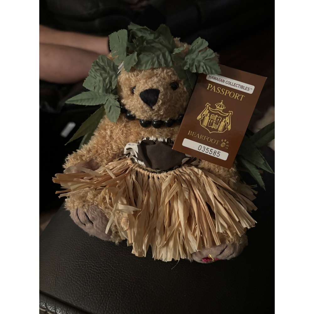 Hawaiian Collectibles Bearfoot Passport Hula Teddy Bear Plush Raffia Skirt